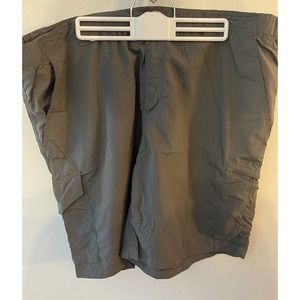 Columbia Shorts Omni Shade Cargo Pockets Stretch Mens Sz 44W (10 L) Fish Hike